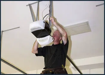 Garage Doors Store Repairs Brookhaven, PA 610-783-3617 - cont-gdr-door-opener-08m